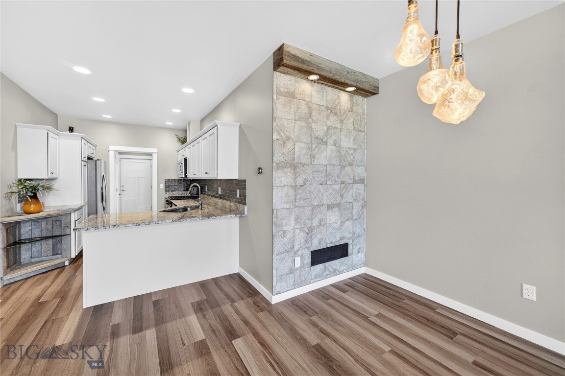 4832 Golden Gate B Property Photo 9