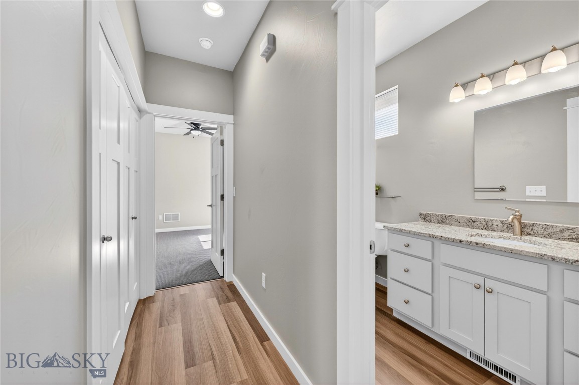4832 Golden Gate B Property Photo 25