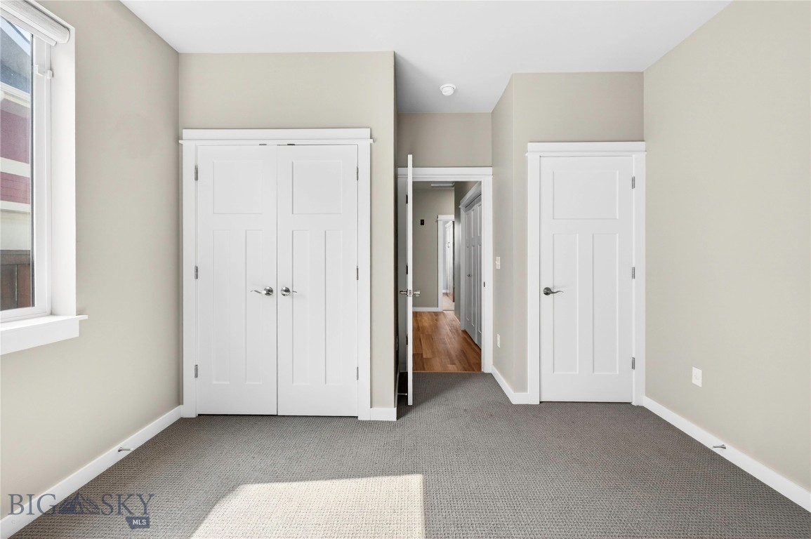 4832 Golden Gate B Property Photo 29