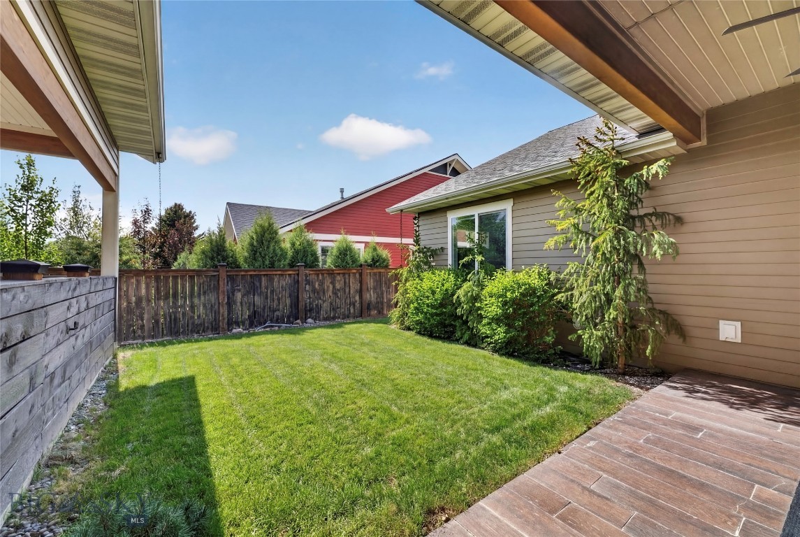 4832 Golden Gate B Property Photo 30