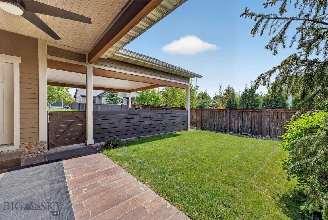 4832 Golden Gate B Property Photo 32