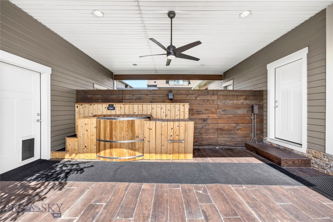 4832 Golden Gate B Property Photo 33