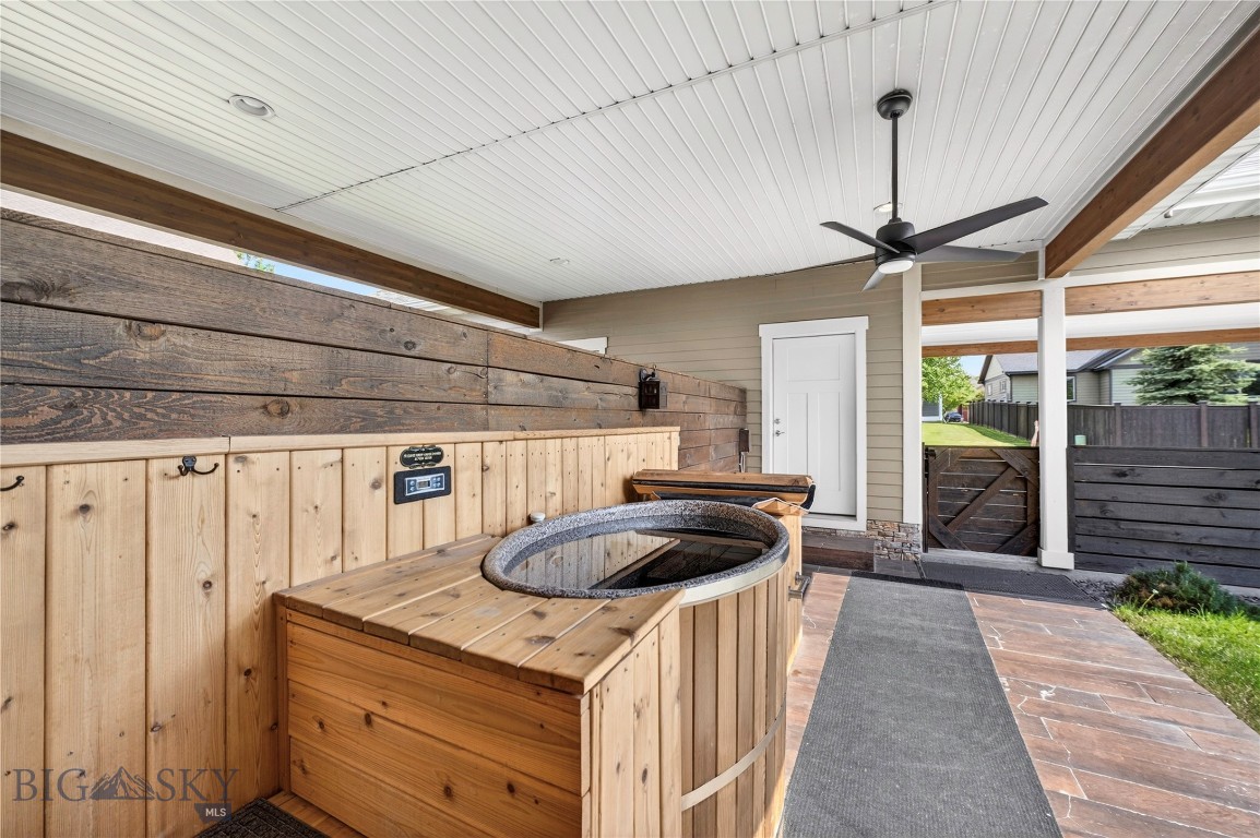 4832 Golden Gate B Property Photo 42