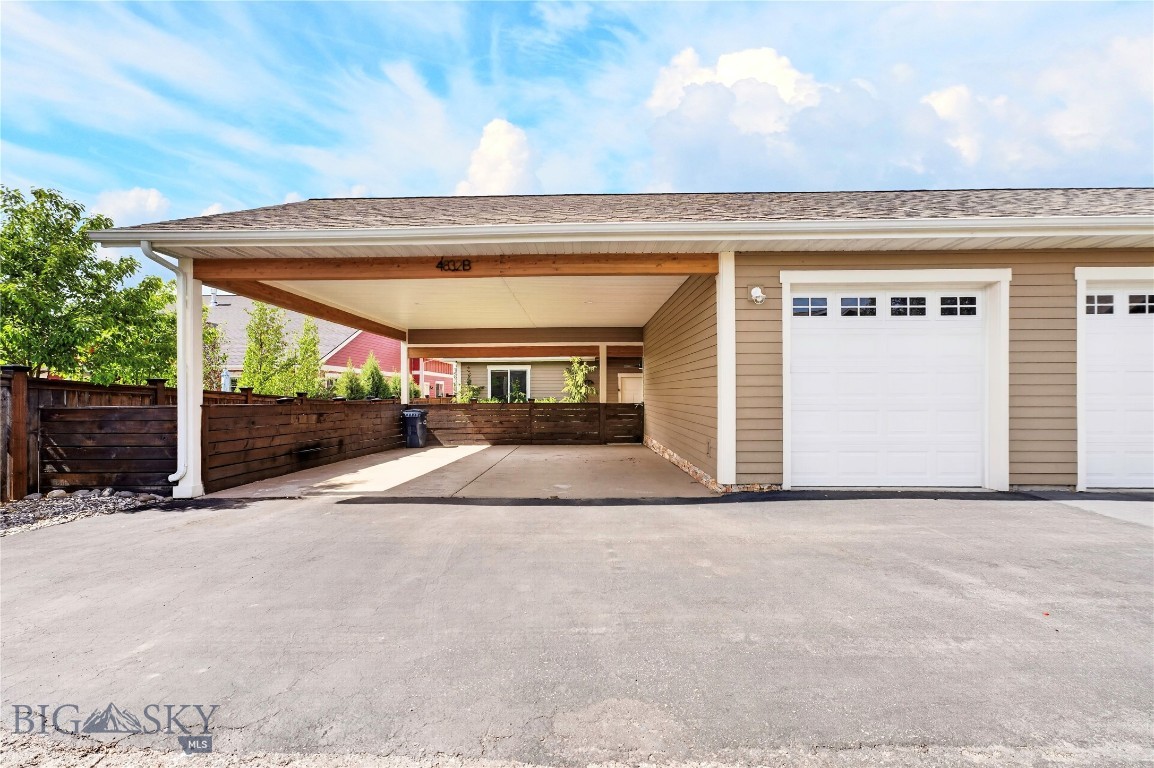 4832 Golden Gate B Property Photo 44