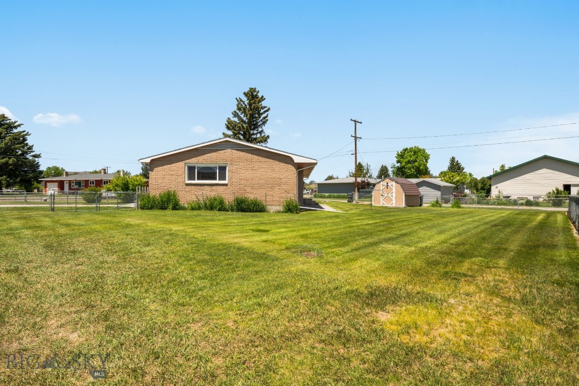 102 Legget Avenue Property Photo 8