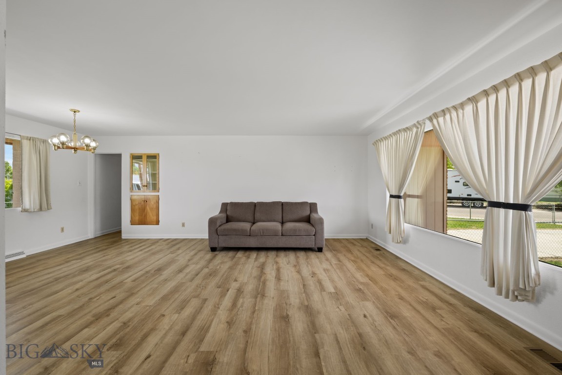 102 Legget Avenue Property Photo 16