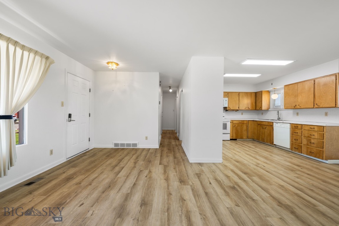 102 Legget Avenue Property Photo 20