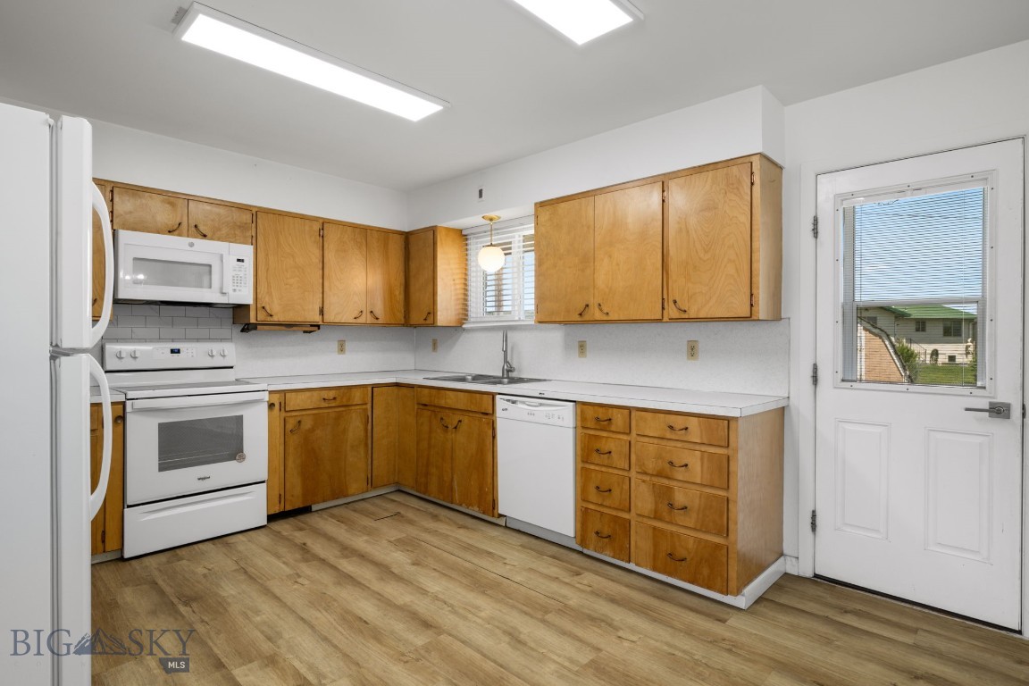 102 Legget Avenue Property Photo 22