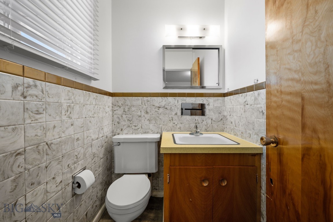 102 Legget Avenue Property Photo 37