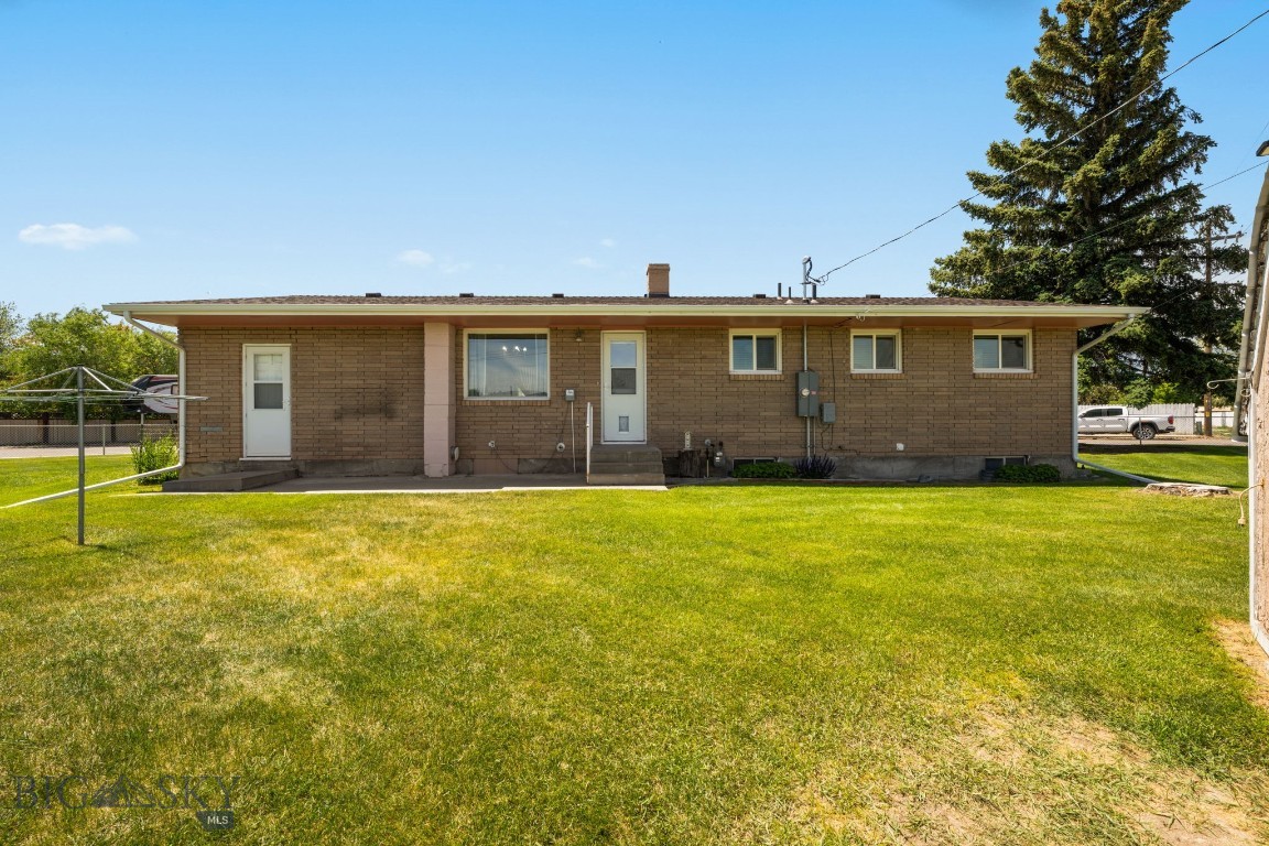 102 Legget Avenue Property Photo 43