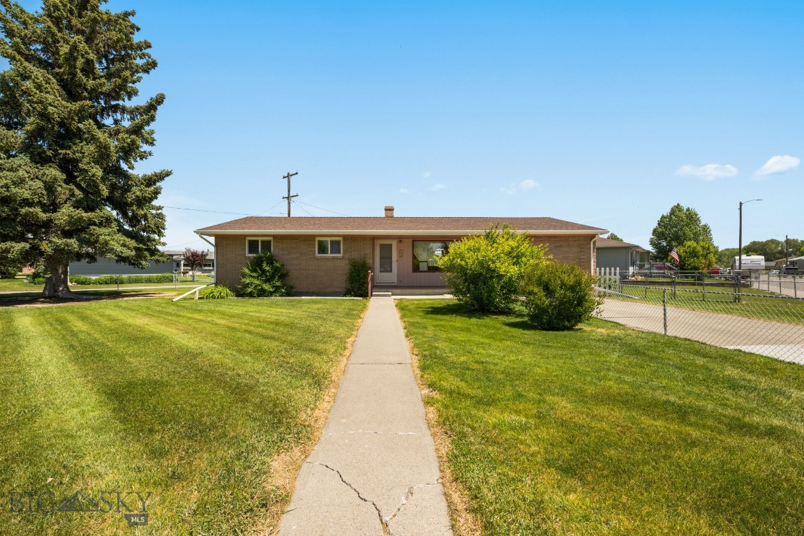 102 Legget Avenue Property Photo 48