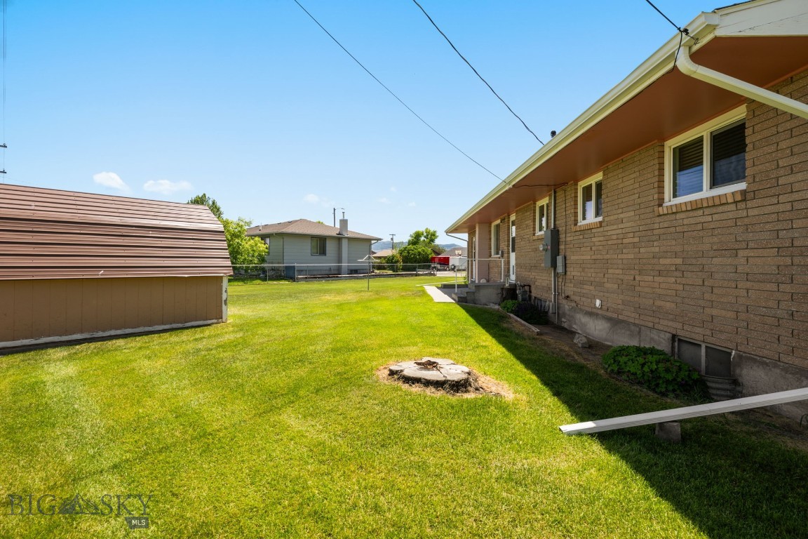 102 Legget Avenue Property Photo 49