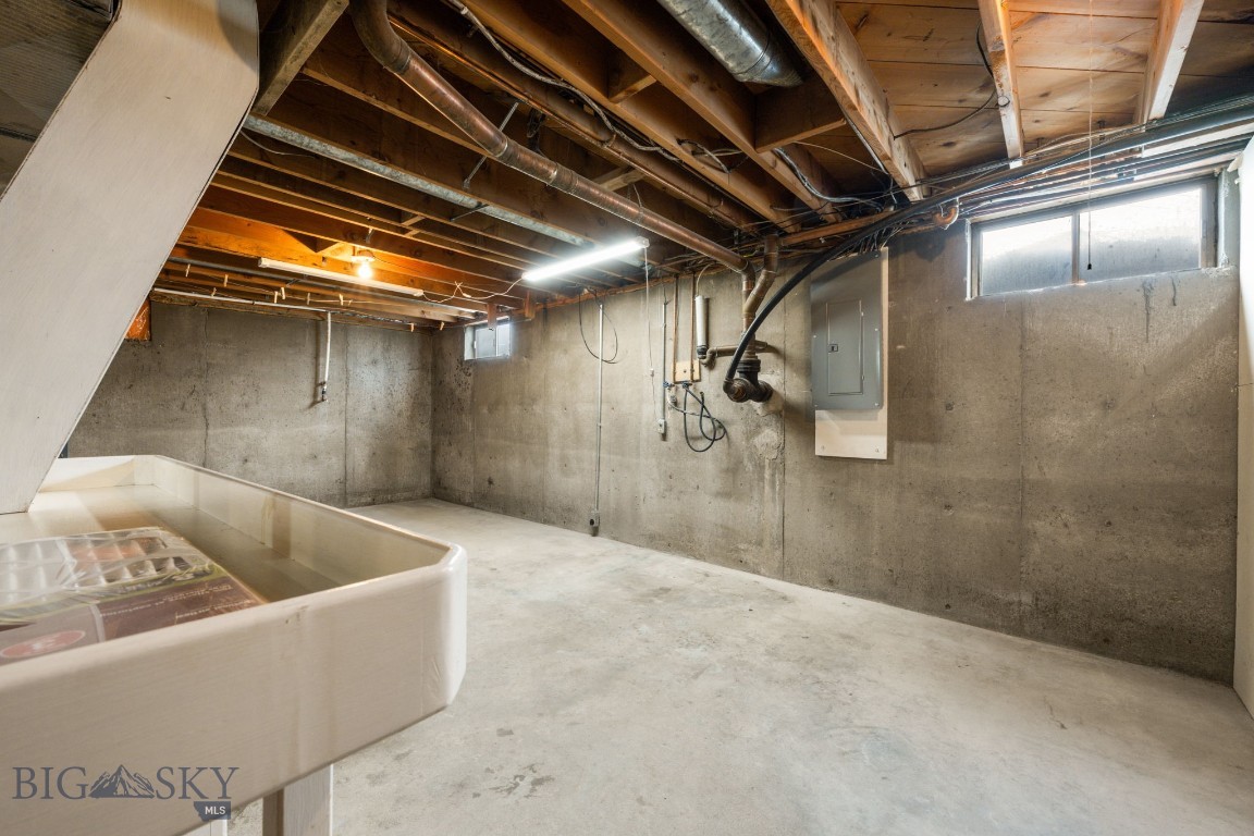 102 Legget Avenue Property Photo 55