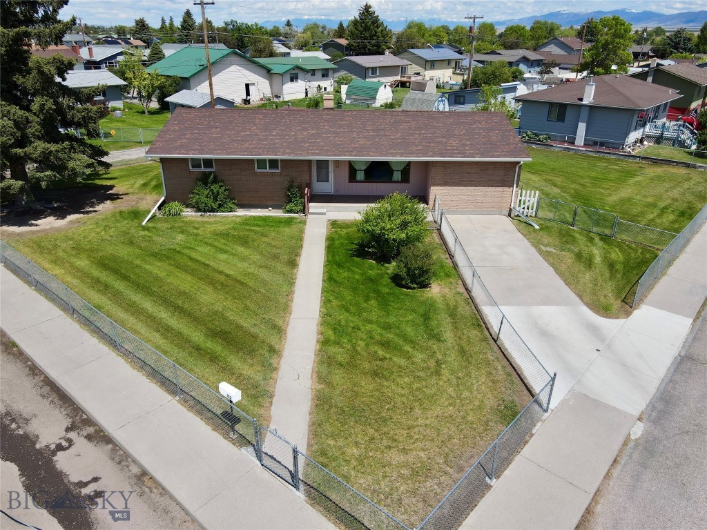 102 Legget Avenue Property Photo 64
