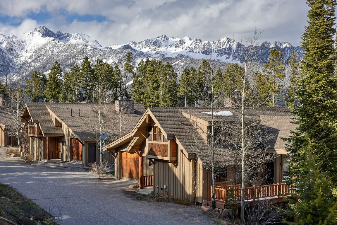 5 Shadow Ridge Property Photo 2