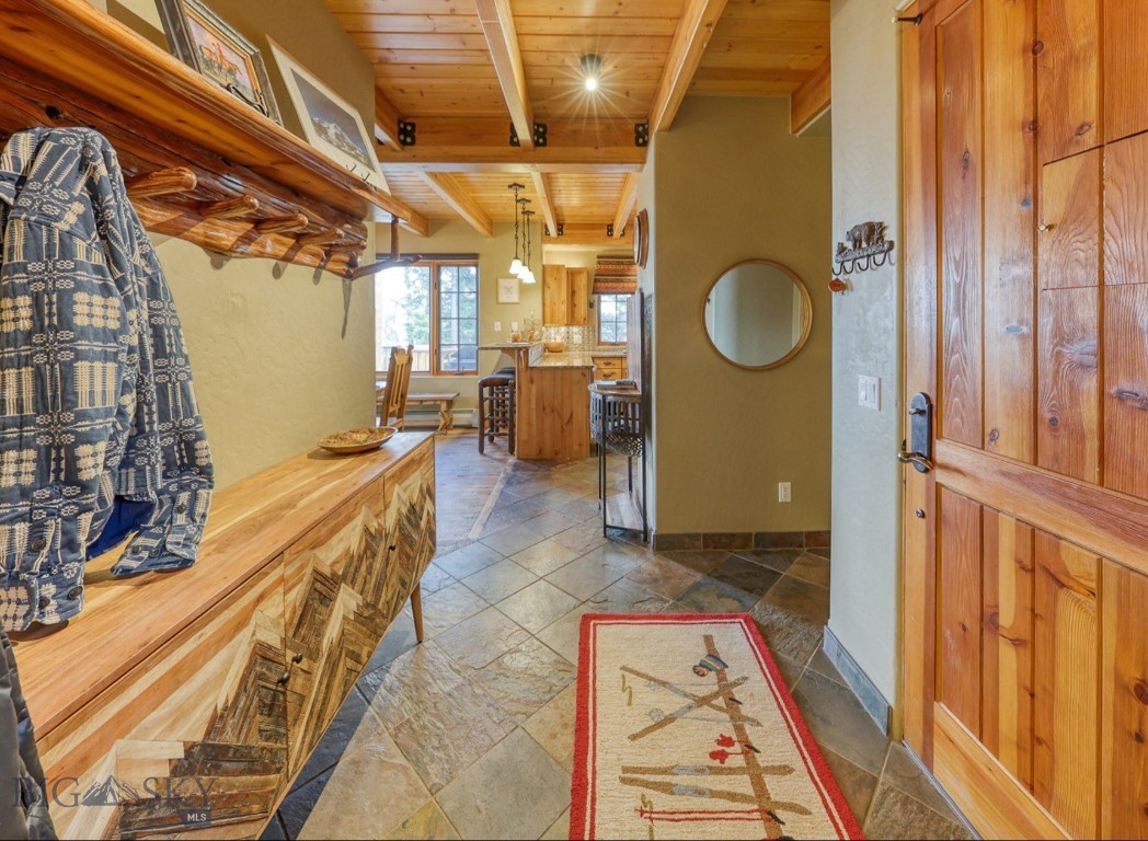 5 Shadow Ridge Property Photo 4
