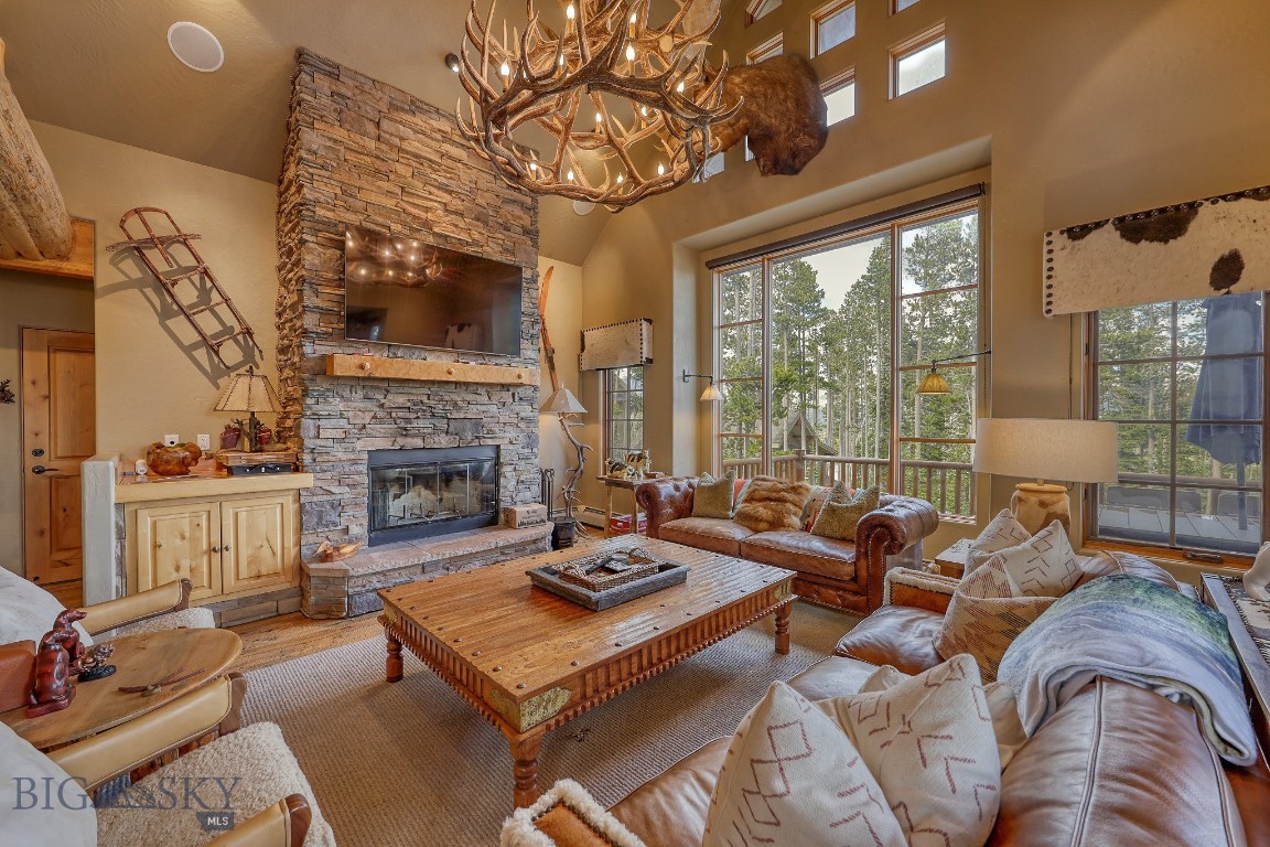 5 Shadow Ridge Property Photo 7