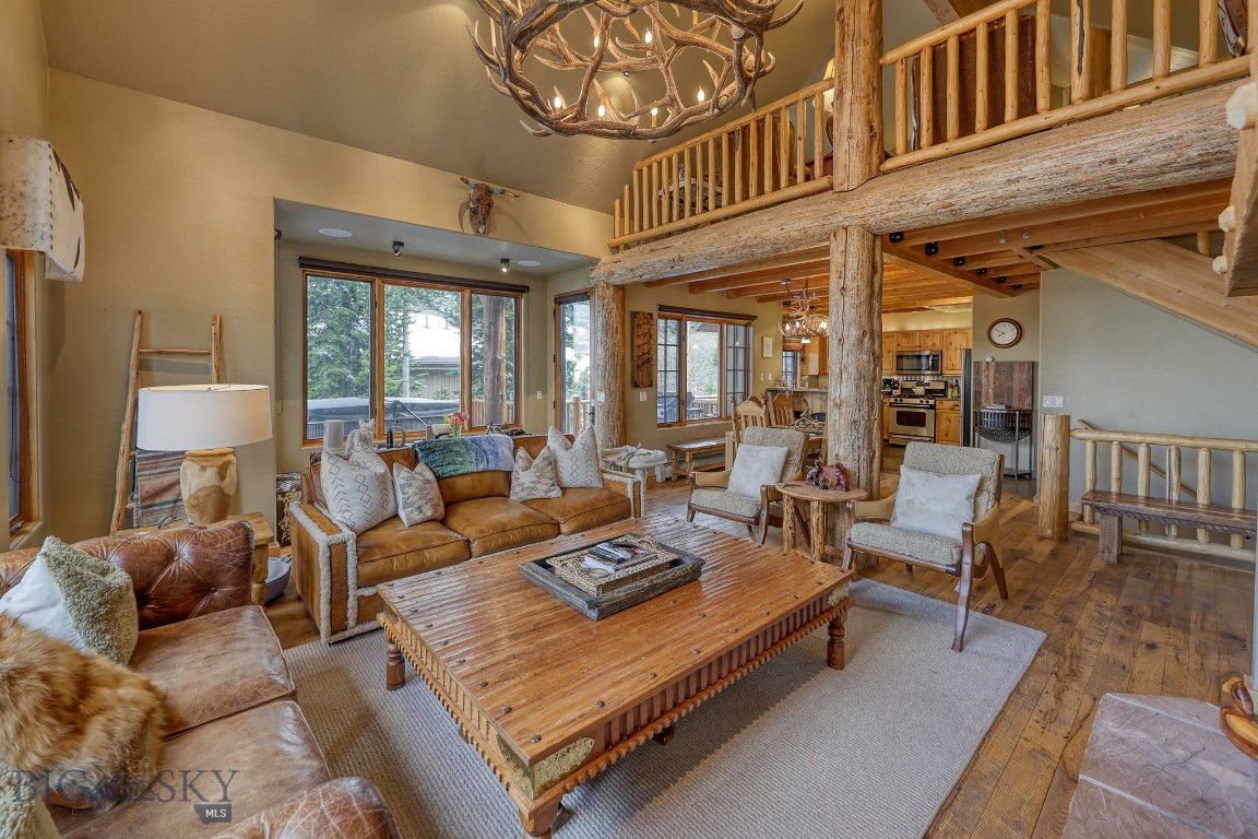 5 Shadow Ridge Property Photo 8