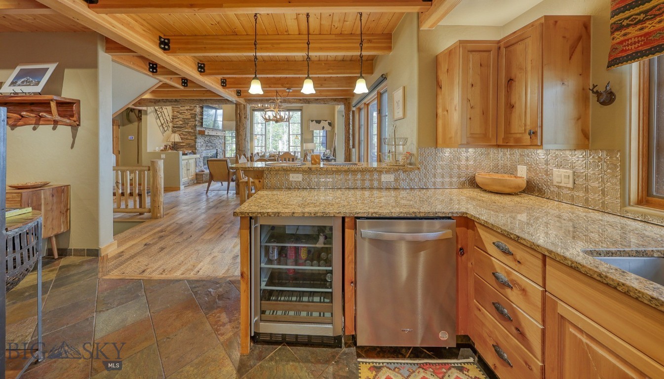 5 Shadow Ridge Property Photo 11