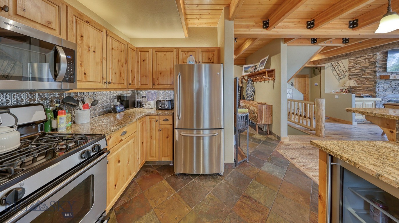 5 Shadow Ridge Property Photo 12