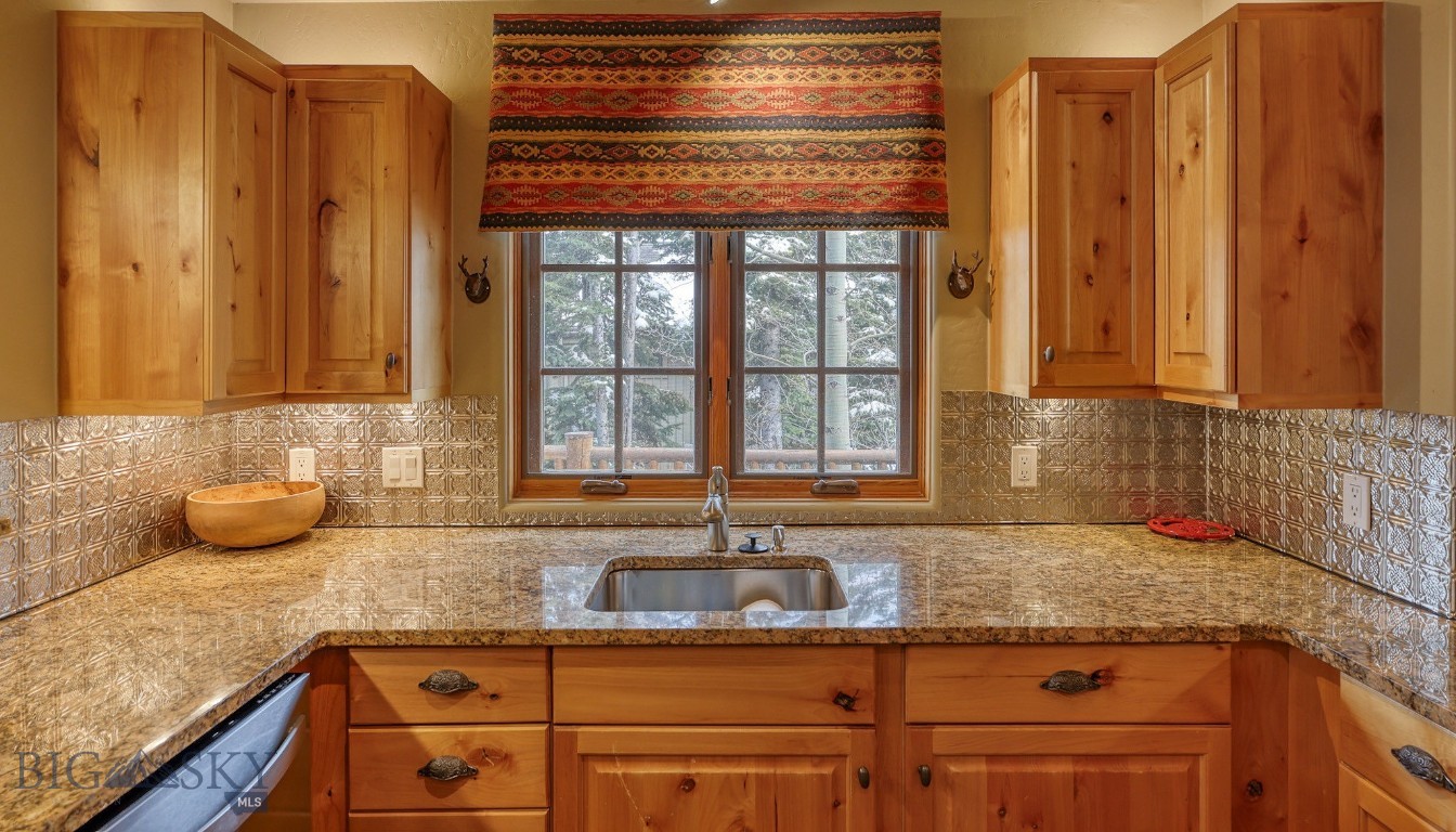 5 Shadow Ridge Property Photo 14