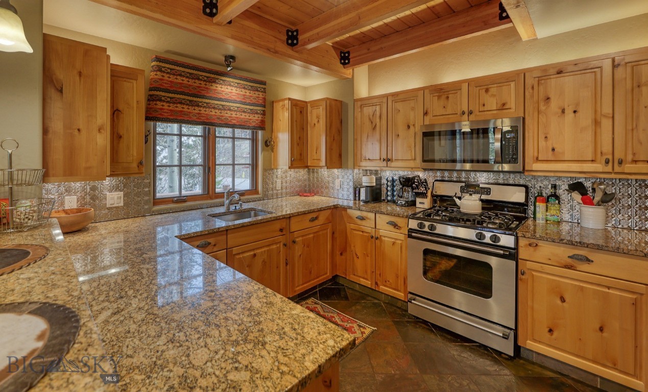 5 Shadow Ridge Property Photo 15