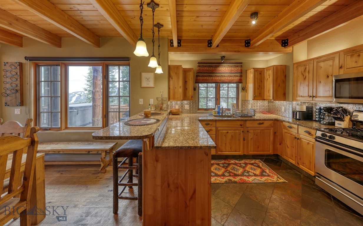 5 Shadow Ridge Property Photo 16