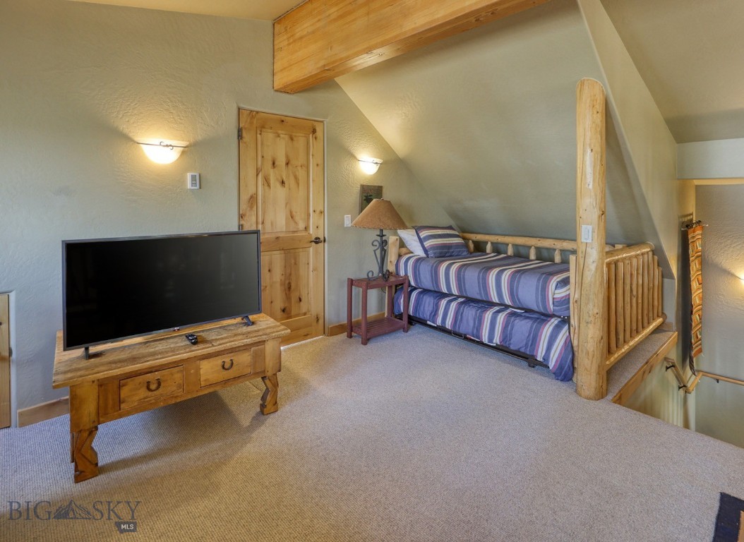 5 Shadow Ridge Property Photo 24