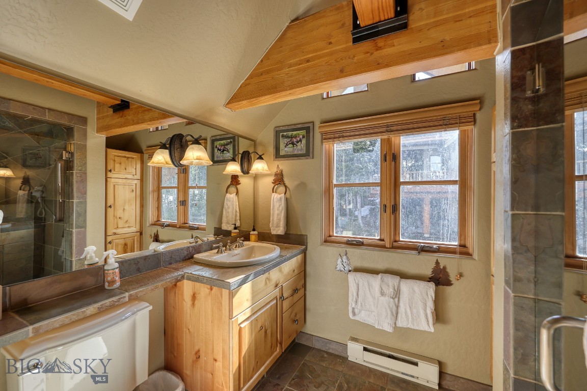 5 Shadow Ridge Property Photo 27