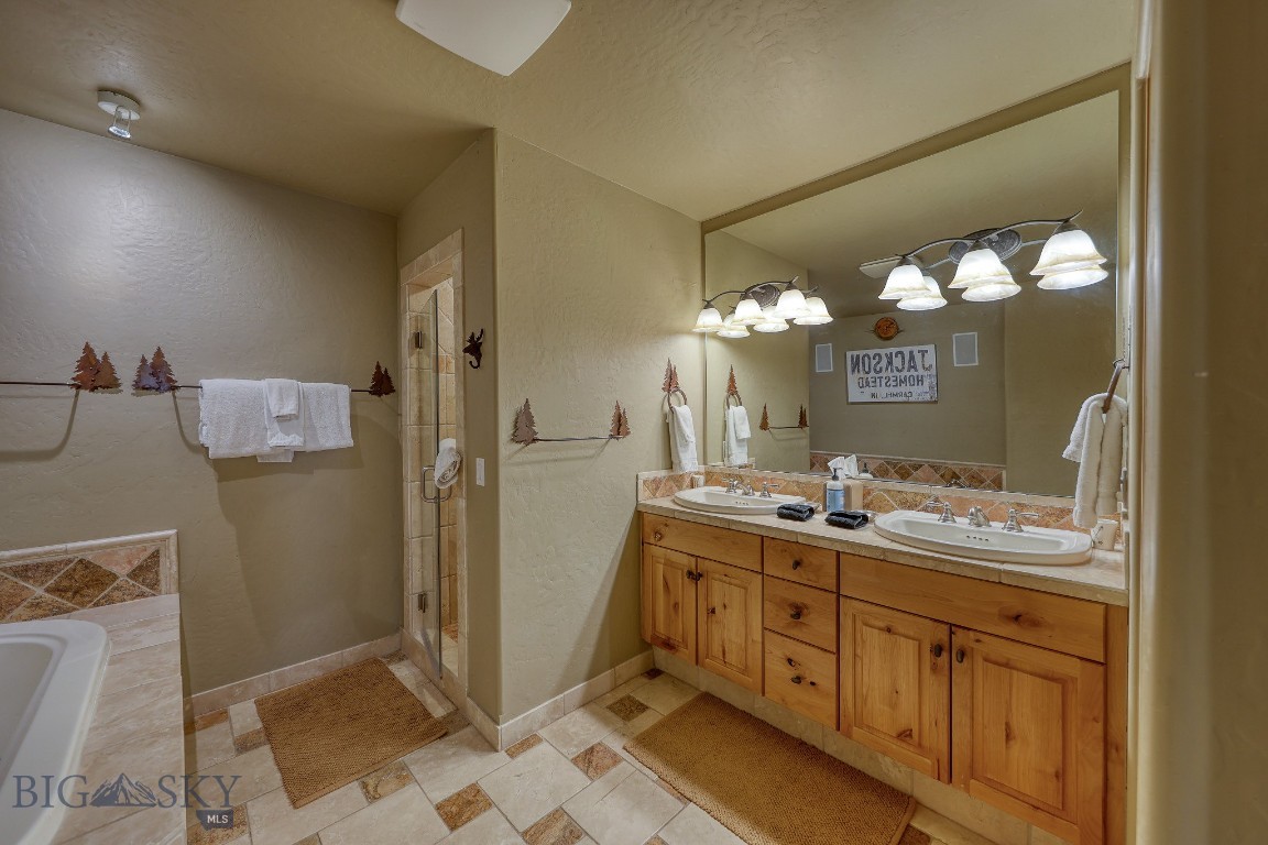 5 Shadow Ridge Property Photo 42