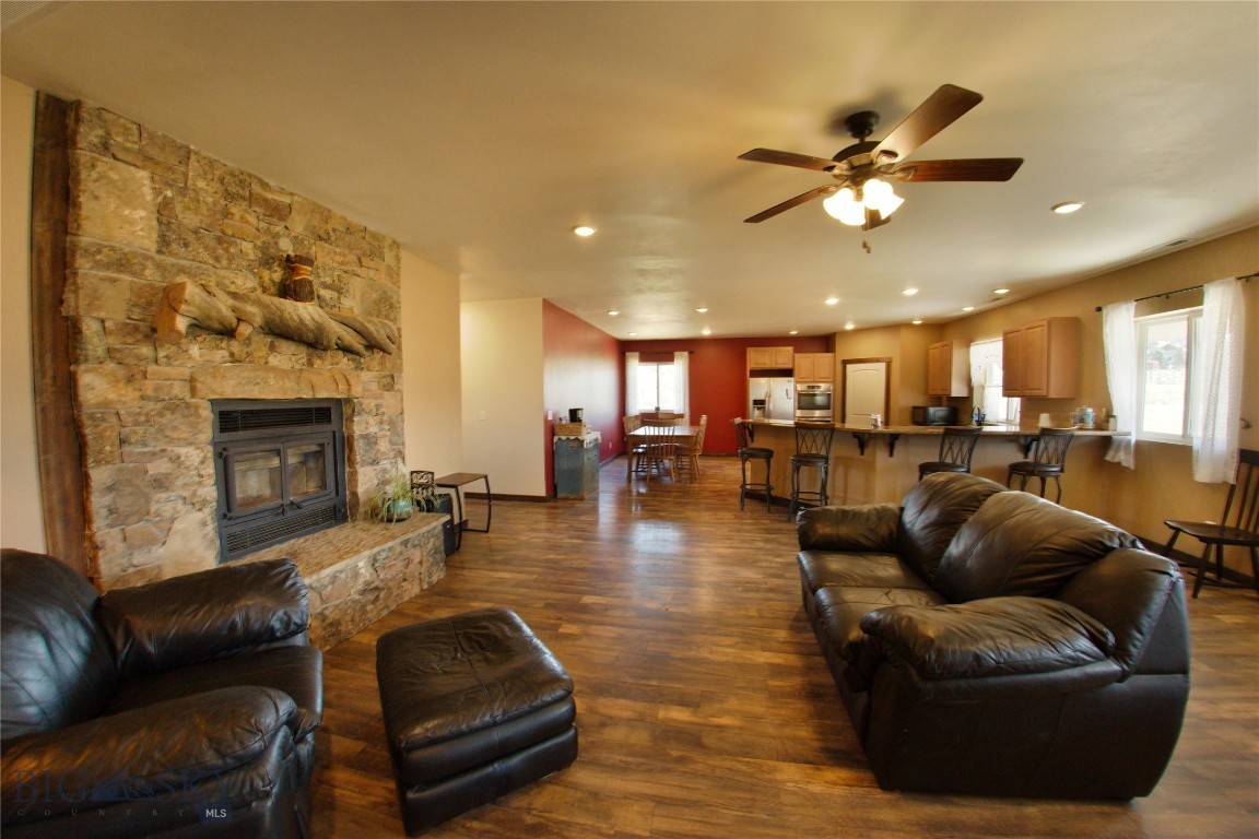 11892 Old Coach Road Property Photo 3