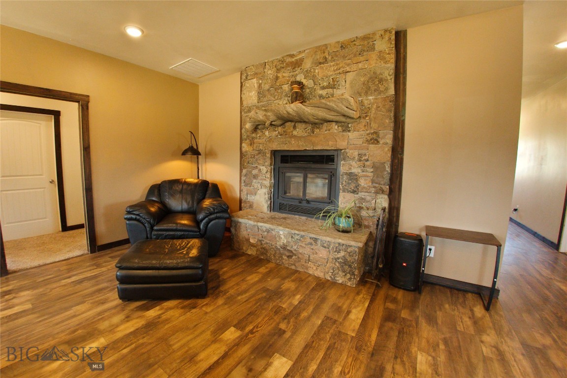 11892 Old Coach Road Property Photo 4