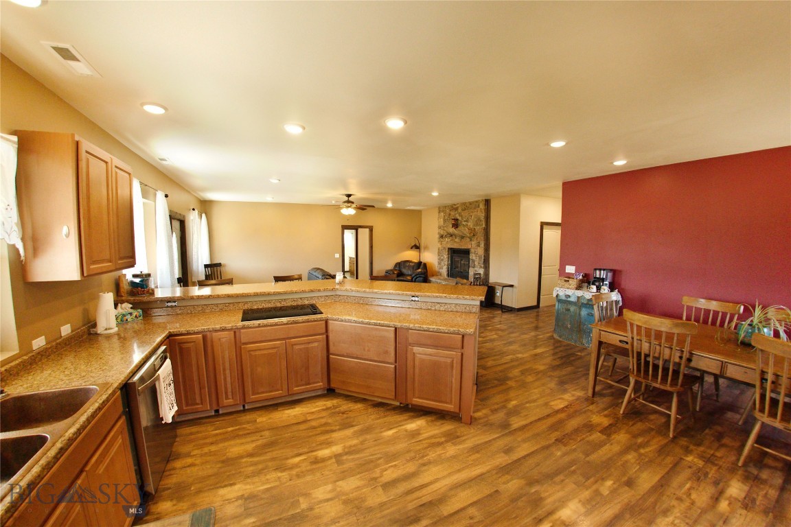 11892 Old Coach Road Property Photo 6