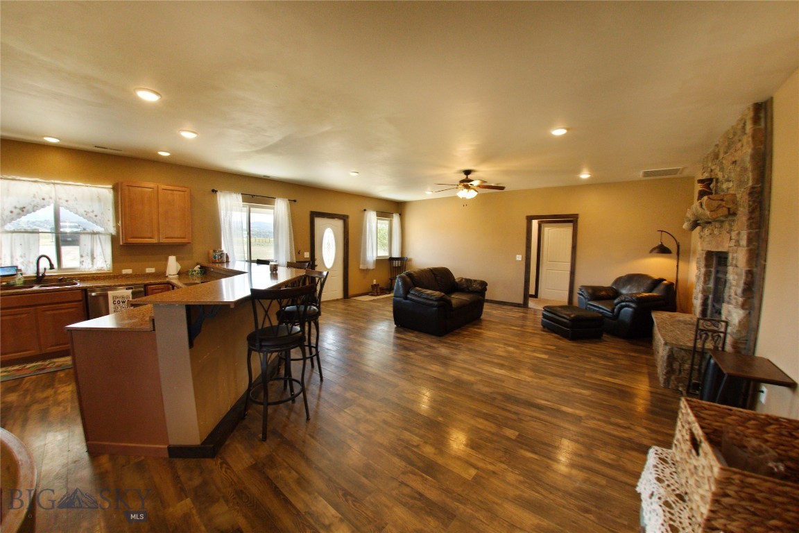 11892 Old Coach Road Property Photo 9