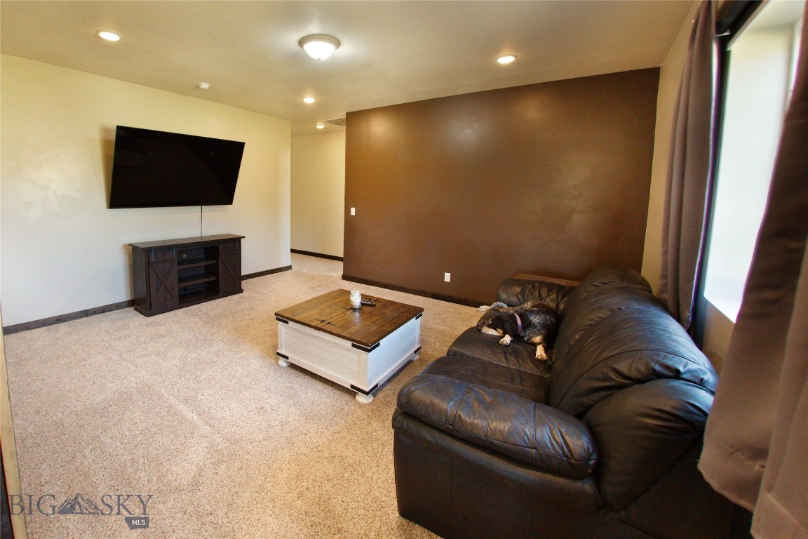 11892 Old Coach Road Property Photo 11