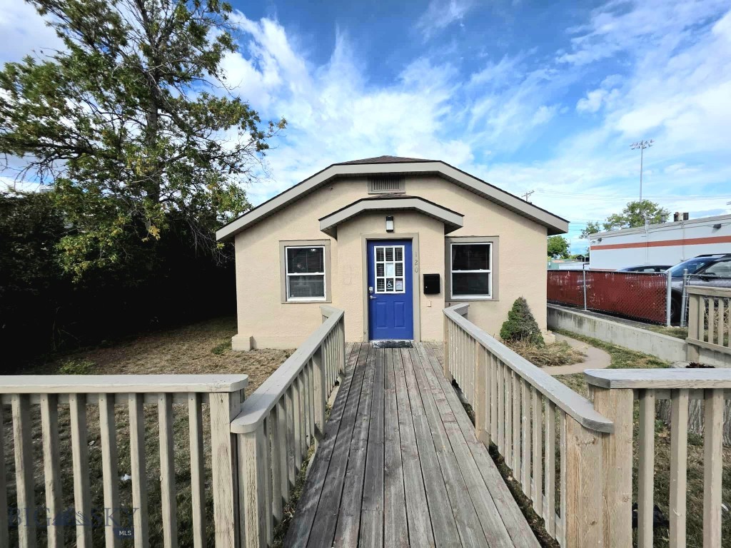 120 E Lyndale Property Photo 1
