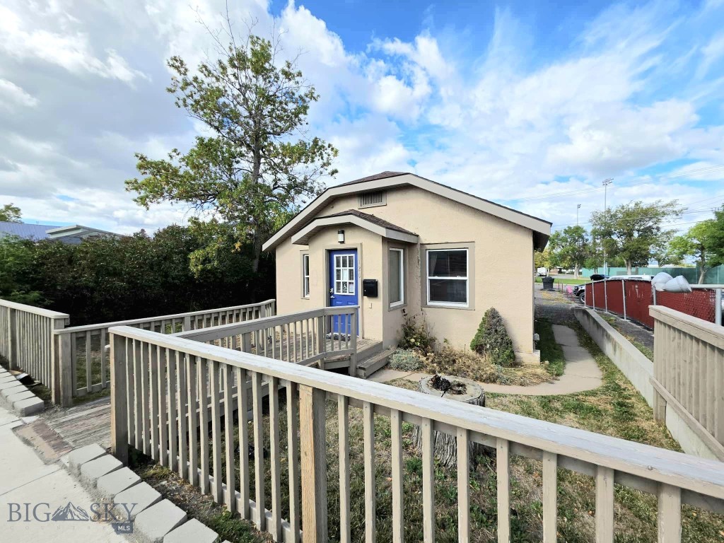120 E Lyndale Property Photo 24