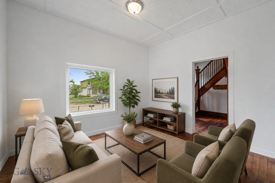 106 S I Property Photo 1
