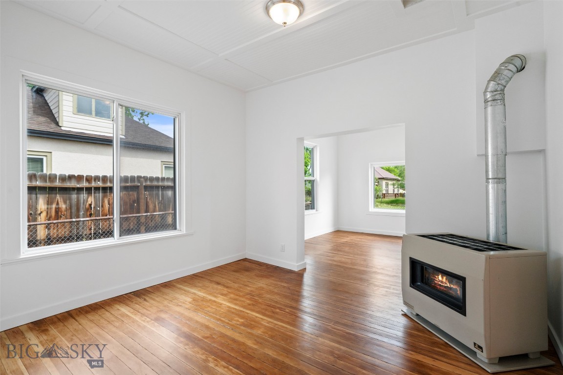 106 S I Property Photo 5