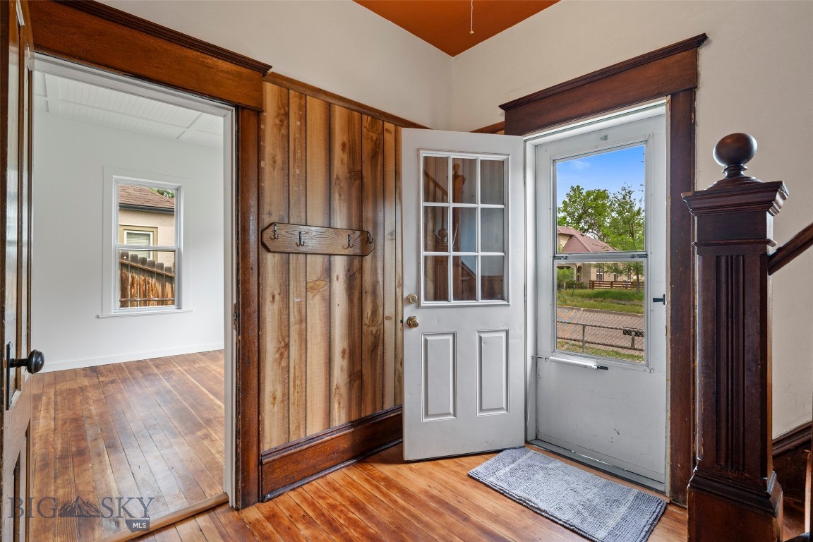 106 S I Property Photo 6