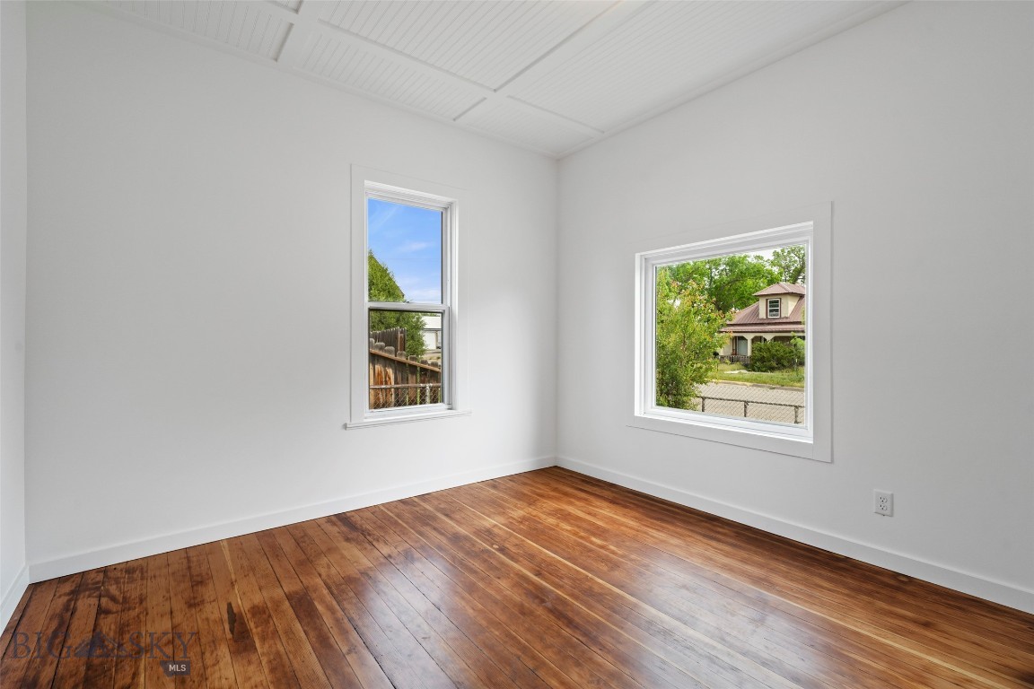 106 S I Property Photo 9