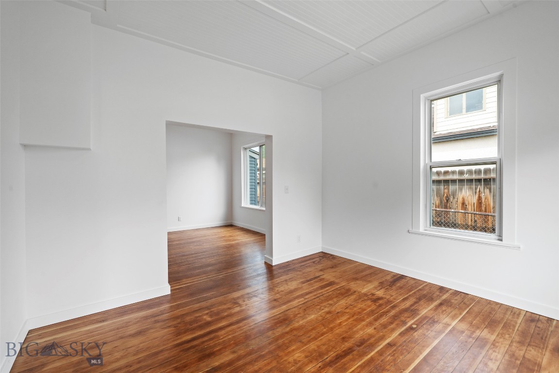 106 S I Property Photo 10