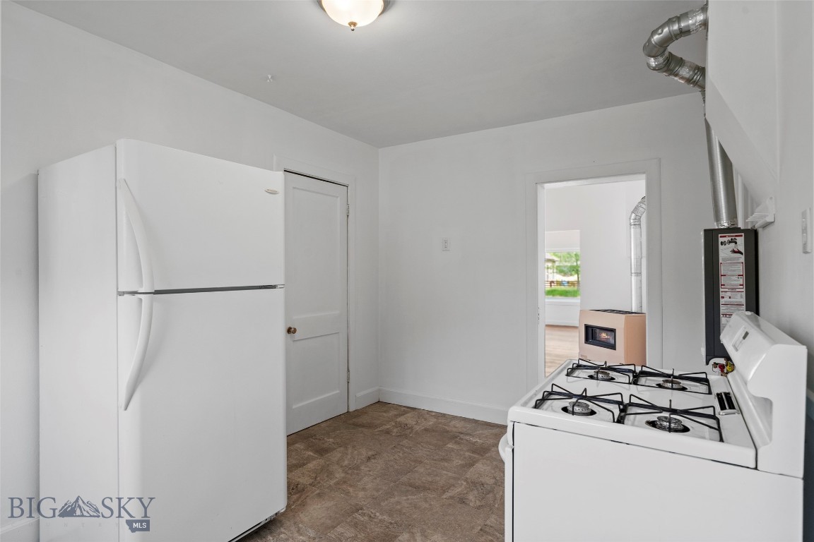 106 S I Property Photo 17