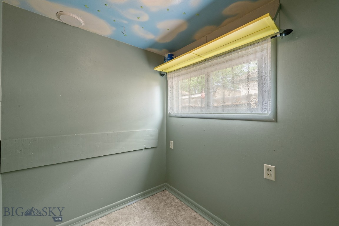 106 S I Property Photo 25