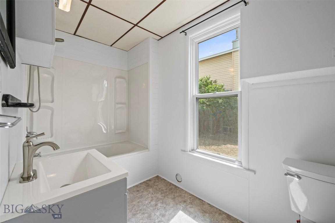 106 S I Property Photo 26