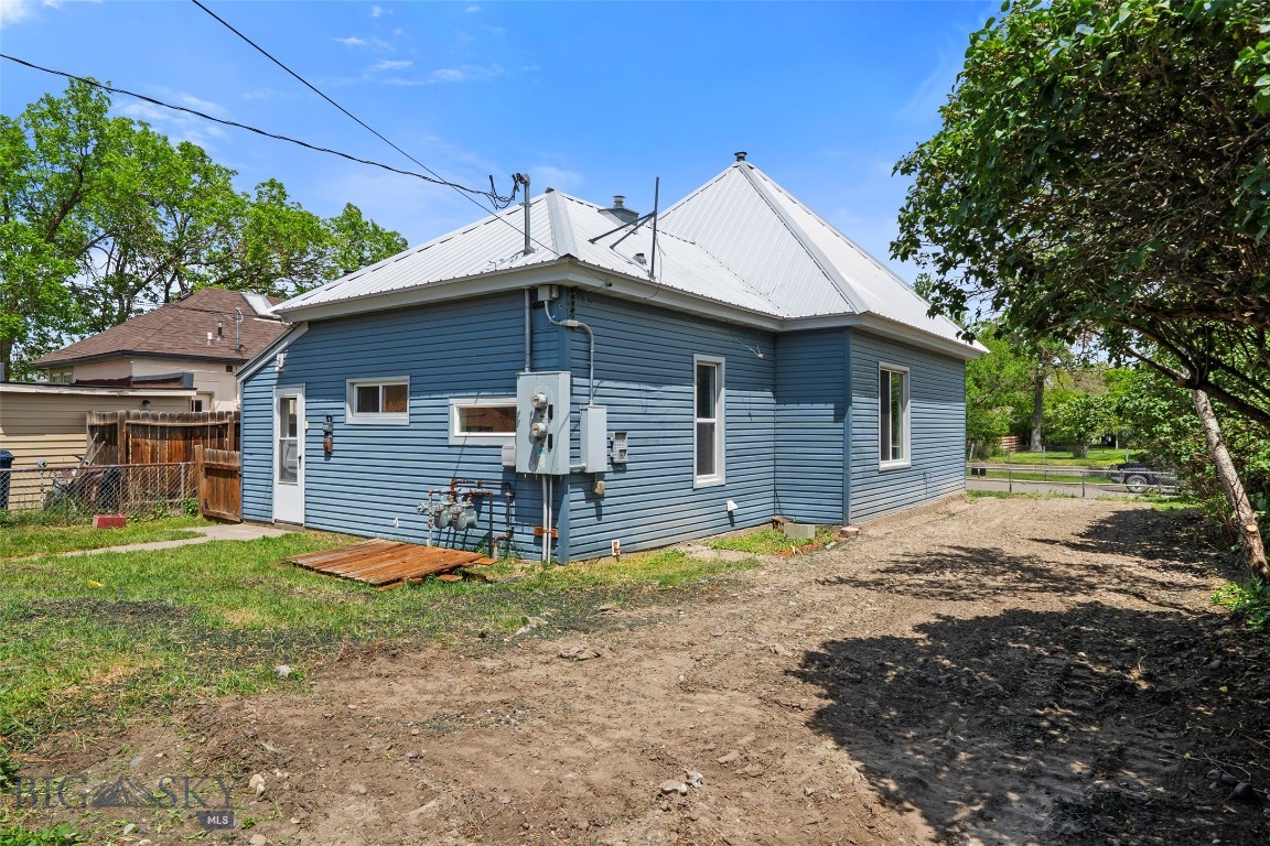 106 S I Property Photo 70