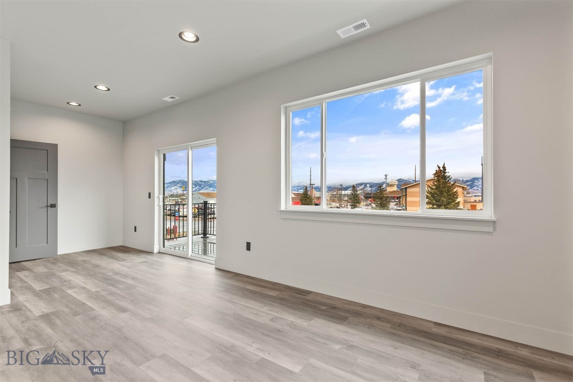 202 Fletching Unit B Property Photo 11