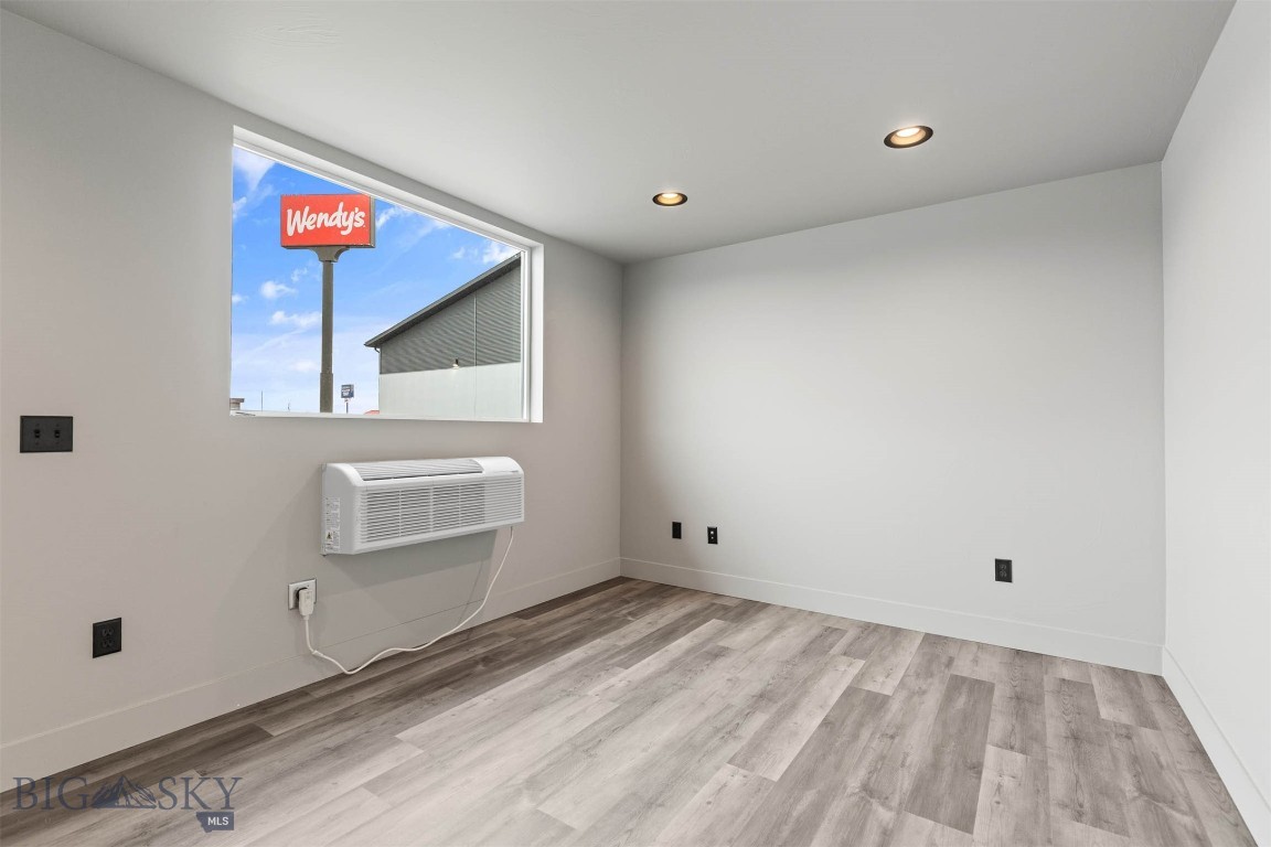 202 Fletching Unit B Property Photo 37