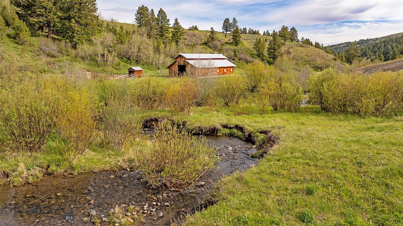 411674 Property Photo 6