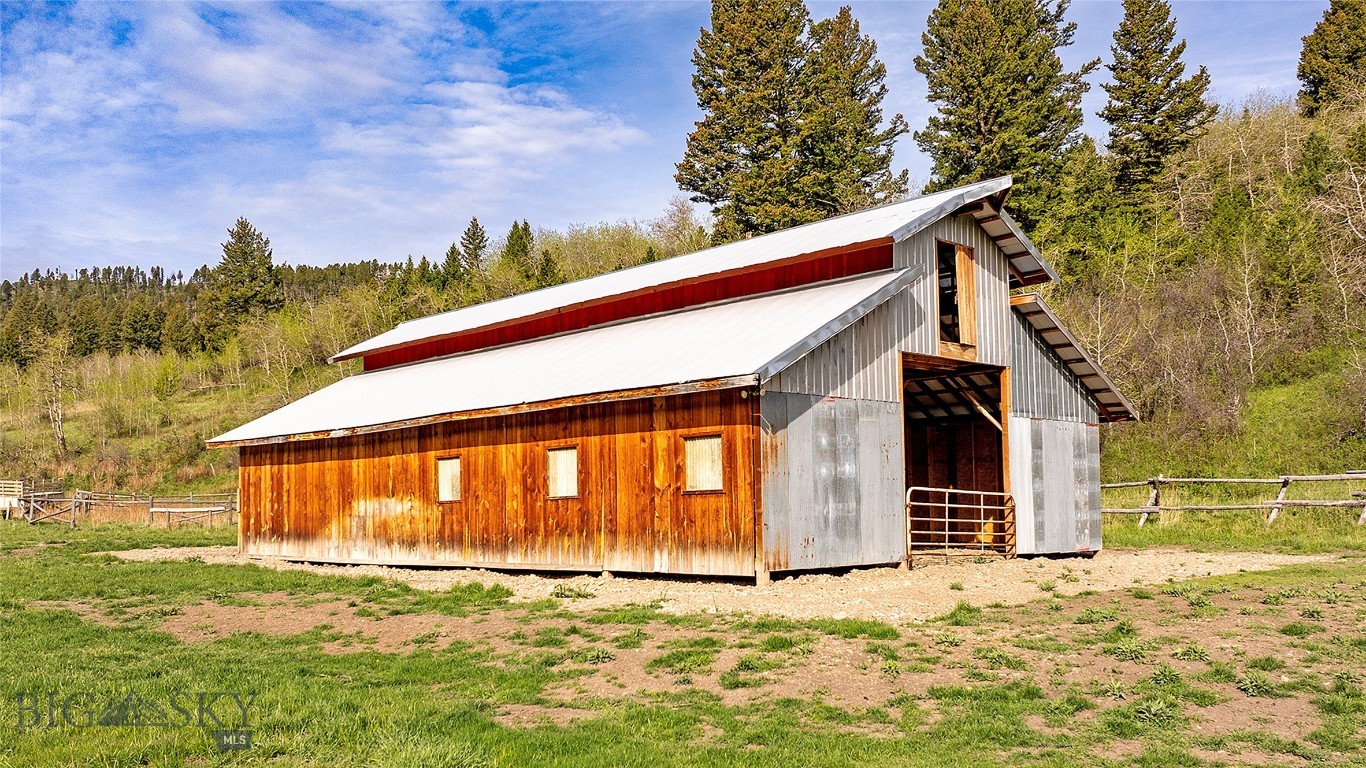 411674 Property Photo 15